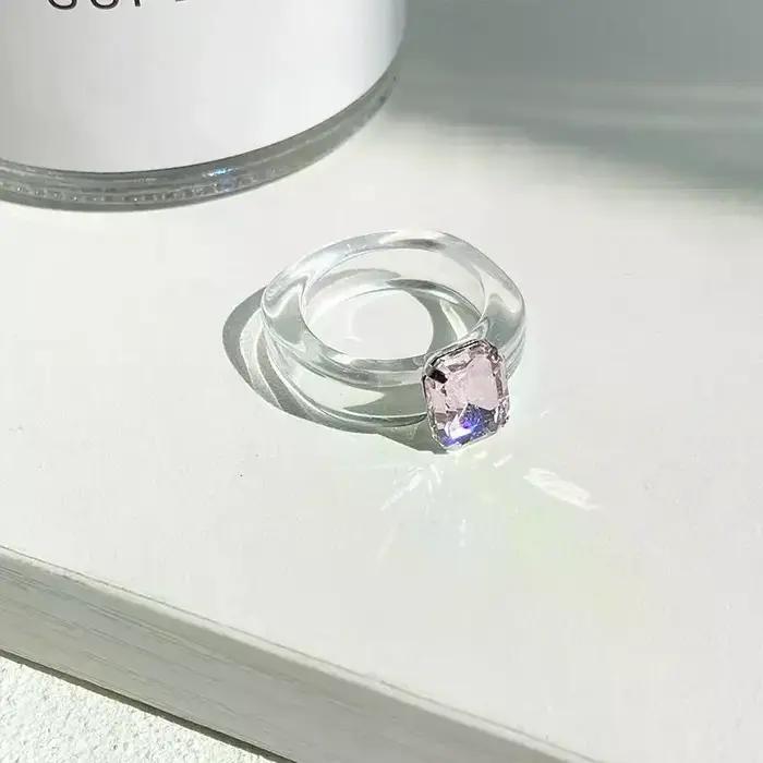 Bague en résine incrustée de zircon coloré pour femme