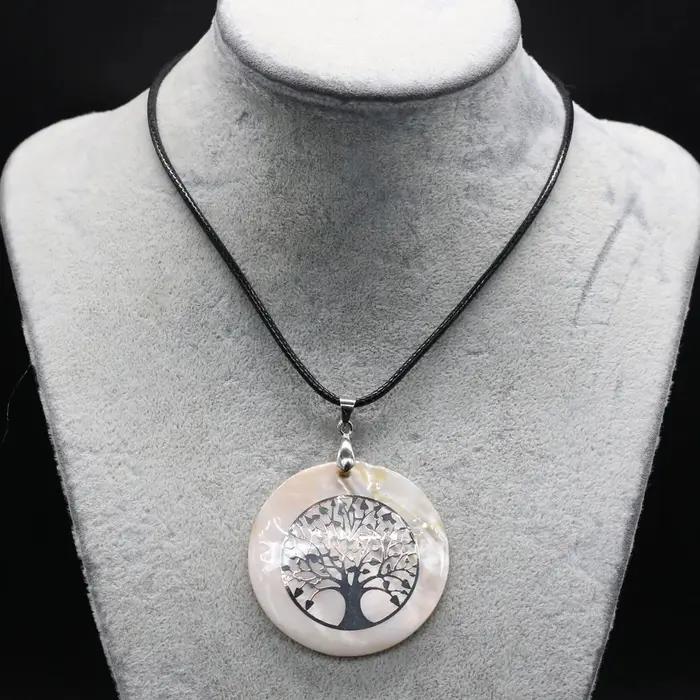 Collier en coquillage naturel avec pendentif goutte d'eau en cuir pour femmes élégantes romantique cadeau occasion spéciale