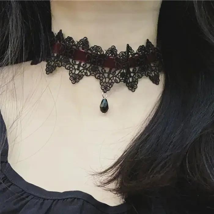 Collier gothique élégant en dentelle noire