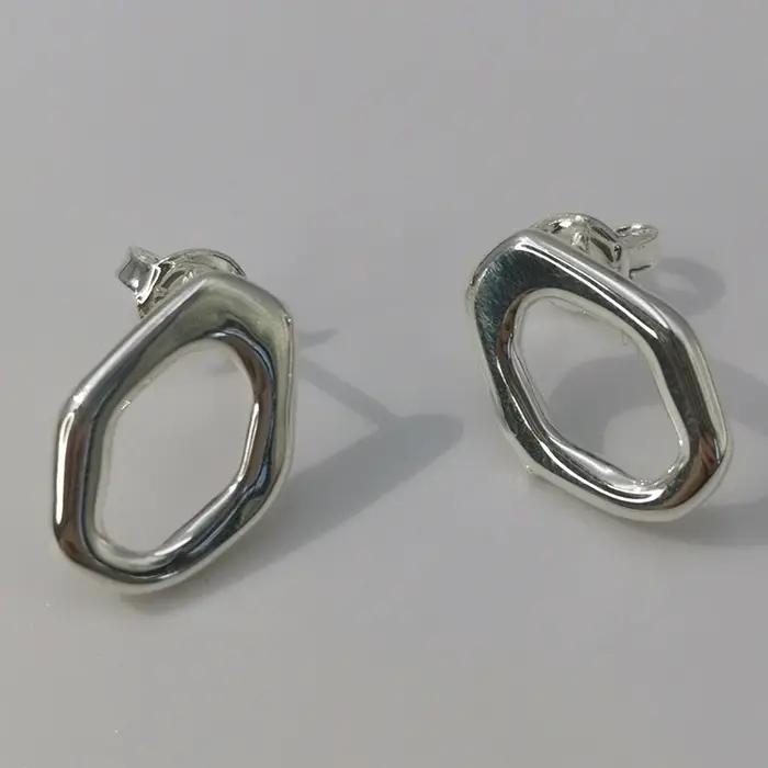Boucles d'oreilles décontractées et tendance pour l'été