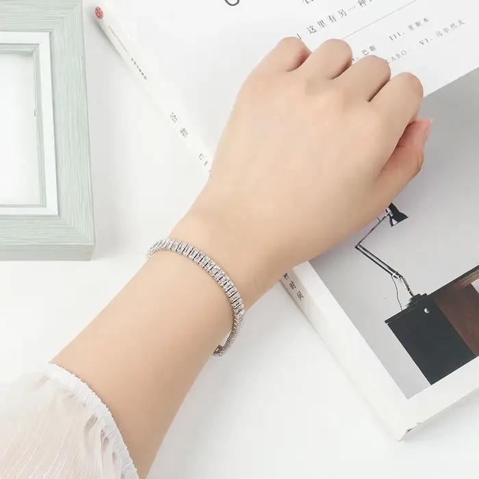 Bracelet en argent sterling 925 avec cristaux blancs scintillants pour femmes et hommes pour parties et cérémonies spéciales