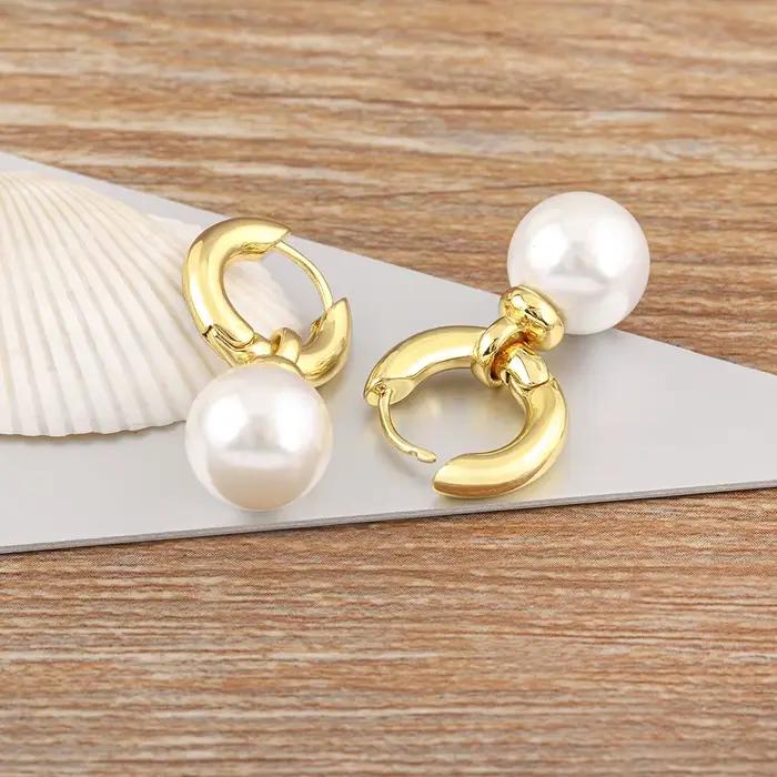 Boucles d'oreilles à clous en zircone cubique AAA style bohème géométrique pour femme en cuivre doré pour mariage et quotidien