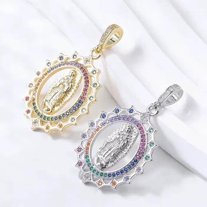 Charm Sainte Vierge Marie plaqué or 18 carats perle coquille émail zircone cubique pour femmes occasions religieuses