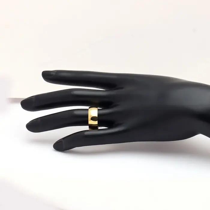 Bague personnalisée avec lettre brillante en acier inoxydable plaqué or pour mariage et occasions spéciales
