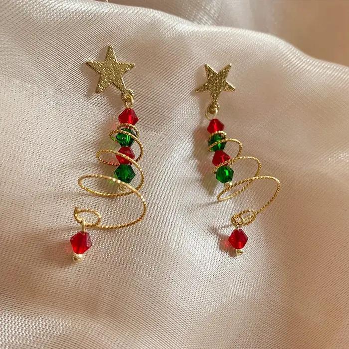 Boucles d'oreilles délicates en forme d'arbre de noël pour femmes