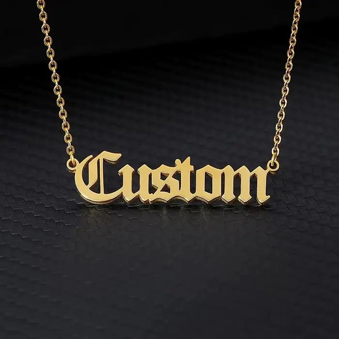 Collier personnalisé avec pendentif nom en acier inoxydable pour femmes et hommes occasions spéciales cadeau d'anniversaire style moderne bijou personnalisé