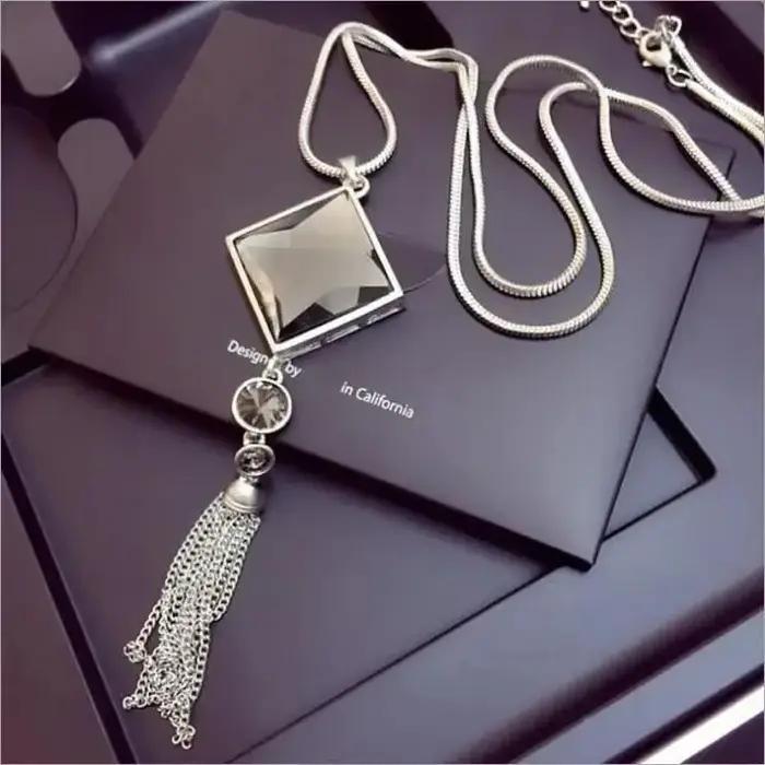 Mode cygne flocon de neige Long collier pull chaîne chaîne en métal carré gland femmes filles pendentif colliers accessoires bijoux