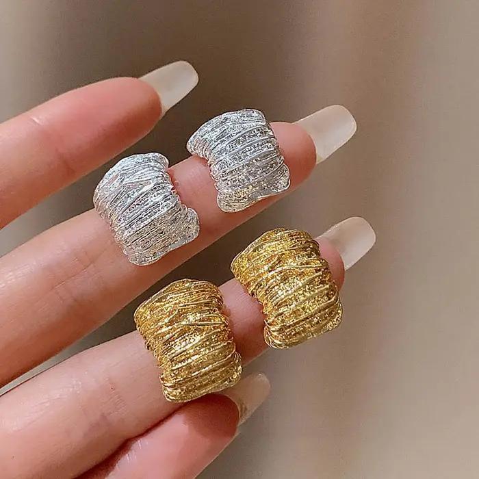 Boucles d'oreilles rétro pliées en forme de C pour femmes