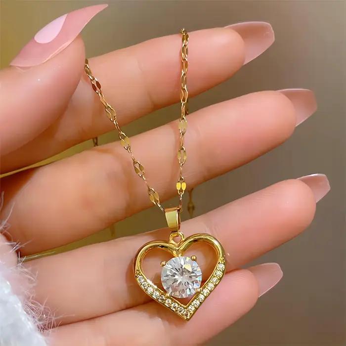 Collier en acier inoxydable avec motif cœur romantique pour femmes et filles occasions spéciales anniversaires et fêtes élégant et pratique