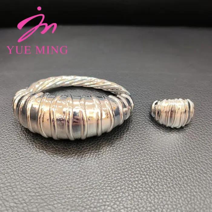 Ensemble de 2 bracelets et bagues pour femmes