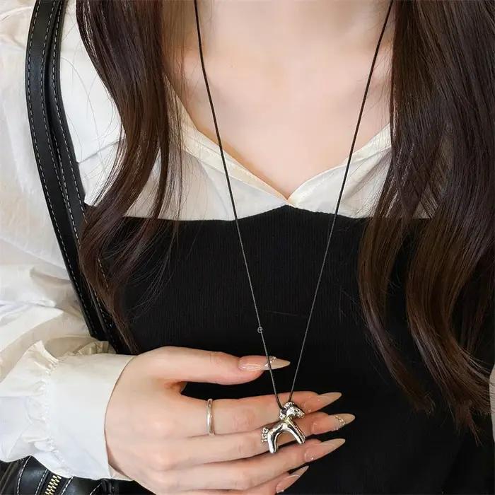 Collier Long avec pendentif cheval coloré pour femmes
