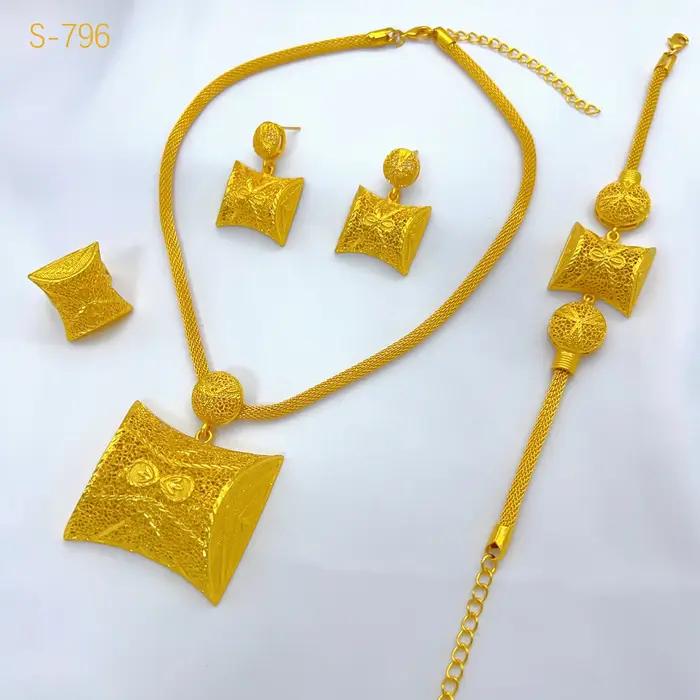 Ensemble collier et boucles d'oreilles irréguliers de luxe pour femmes
