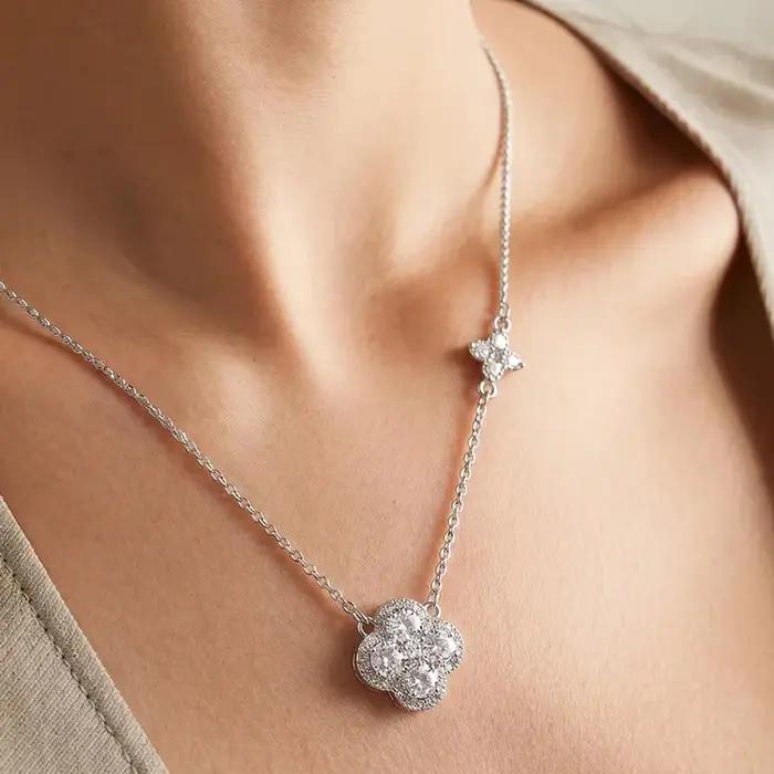 Collier pendentif trèfle à quatre feuilles porte-bonheur en argent sterling 925 pour femme