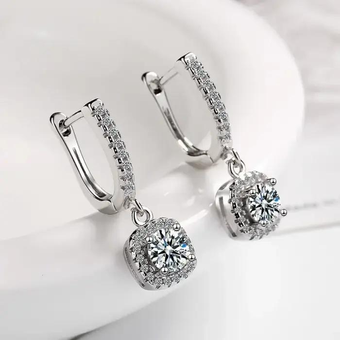 Boucle d'oreille Moissanite Huggie Hoop pour femme
