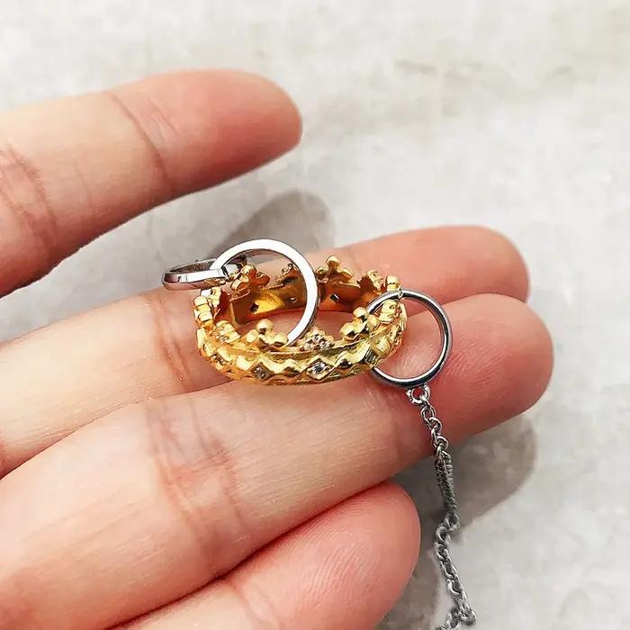Collier couronne royale en or