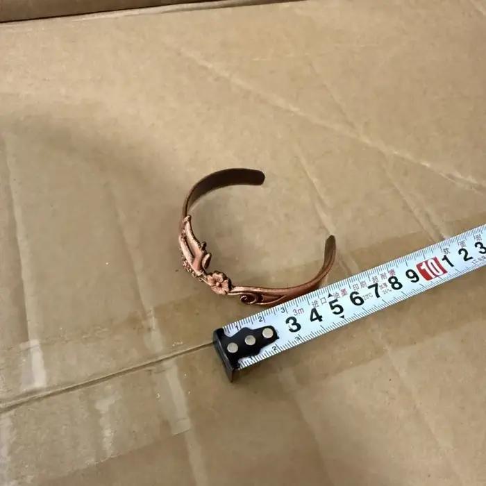 Bracelet créatif en alliage à thème machine à coudre pour femme
