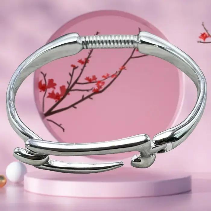 Bracelets de luxe en zircone cubique avec motif de plante pour femmes polyvalents et élégants pour toutes les occasions