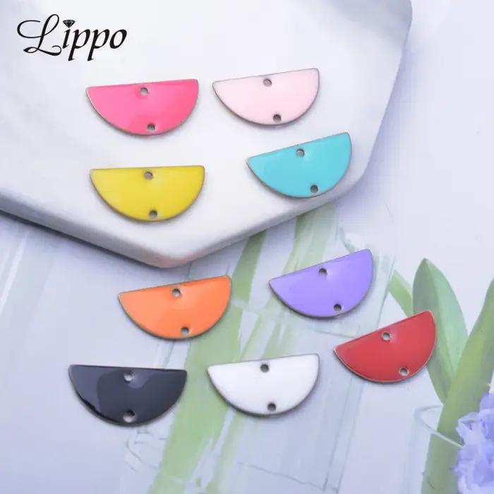 Breloques de connecteur demi-rond en cuivre émaillé avec plusieurs couleurs pour bijoux personnalisés alphabet dates et chiffres occasions spéciales