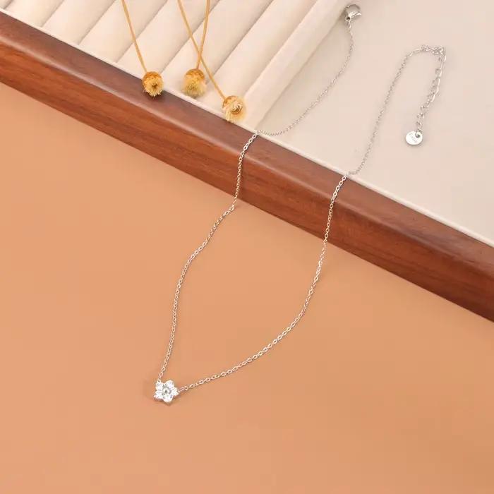 JeeMango luxe Zircon quatre feuilles fleur pendentif collier pour femmes 18K PVD plaqué acier inoxydable étanche cou bijoux N25090
