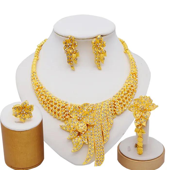 Parures de bijoux couleur or de Dubaï