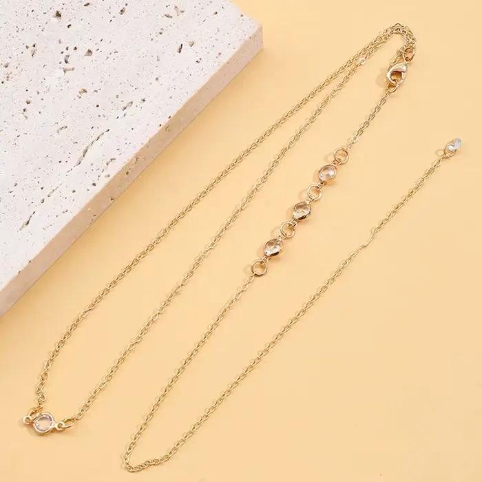 Collier chaîne arrière de mariée en cristal élégant