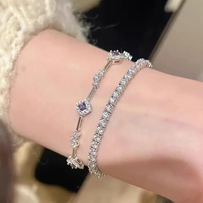 Bracelet en diamant incrusté de pierres précieuses violettes