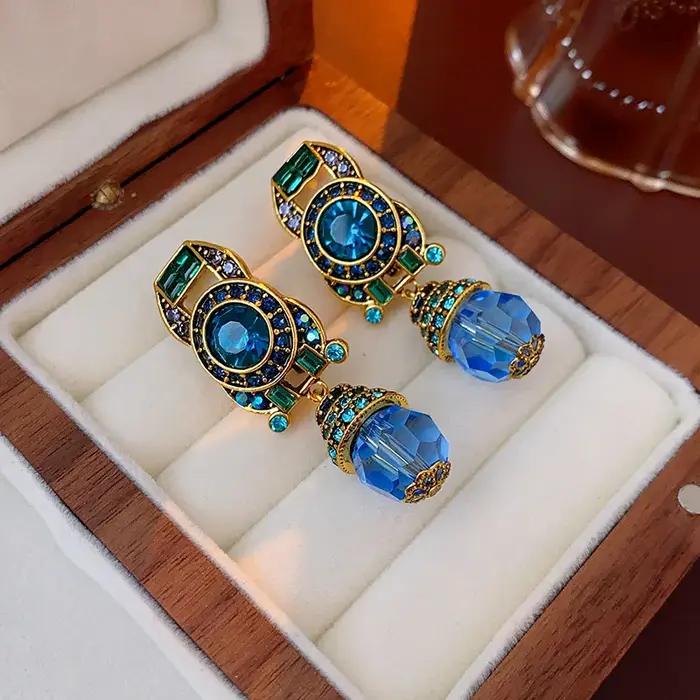 Boucles d'oreilles à Clip en cristal bleu pour femmes, strass, Vintage, mode, personnalité, breloques scintillantes, bijoux de luxe, nouveau