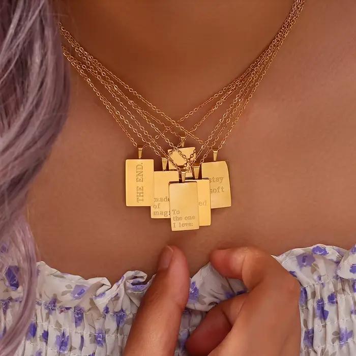 E.B.belle – collier avec pendentif rectangulaire