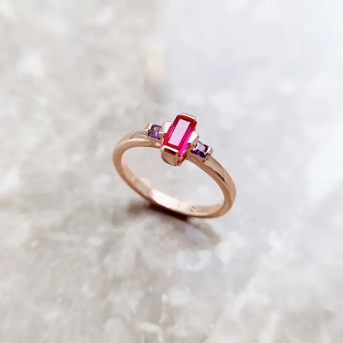 Bague en argent sterling 925 sertie de zirconium blanc coupe baguette élégante pour femmes occasions spéciales mariage engagement cadeau
