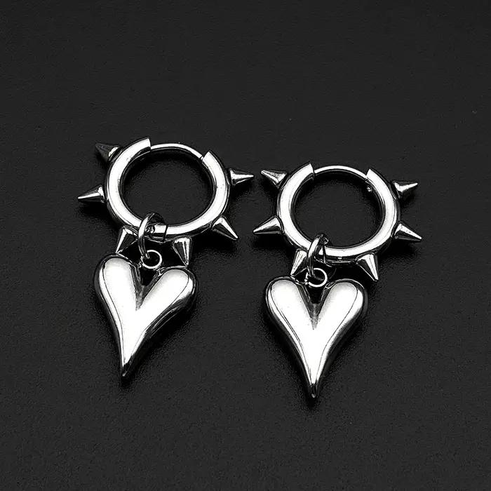 Boucles d'oreilles créoles asymétriques Cœur Éclair
