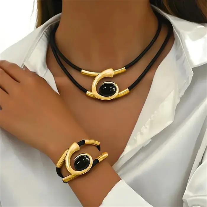 Ensemble de bijoux bohémiens pour femmes design en couches squelette bracelet et collier audacieux style punk pour soirées et événements formels