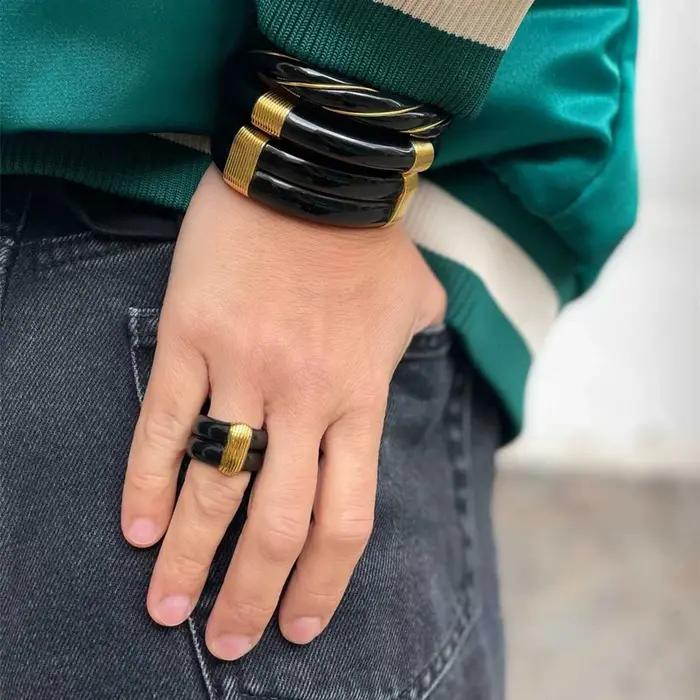Bague large rétro en or noir et blanc pour femmes