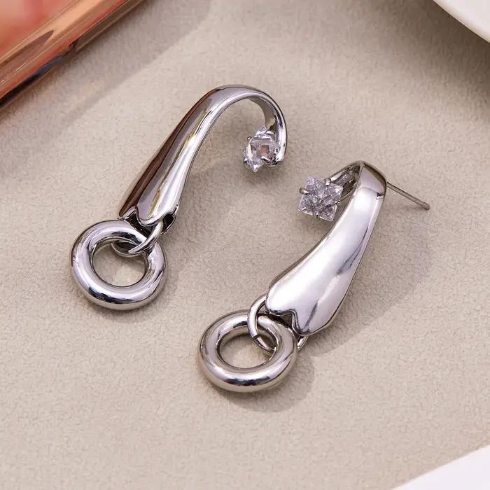 Liora Chic cubique zircone boucles d'oreilles pour femmes cuivre PVD plaqué or acier inoxydable hypoallergénique
