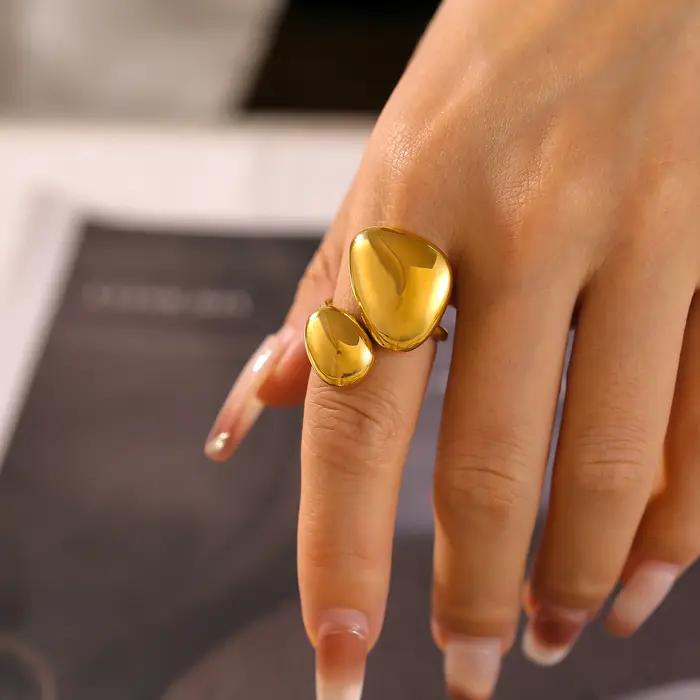 Bagues esthétiques minimalistes modernes pour femmes