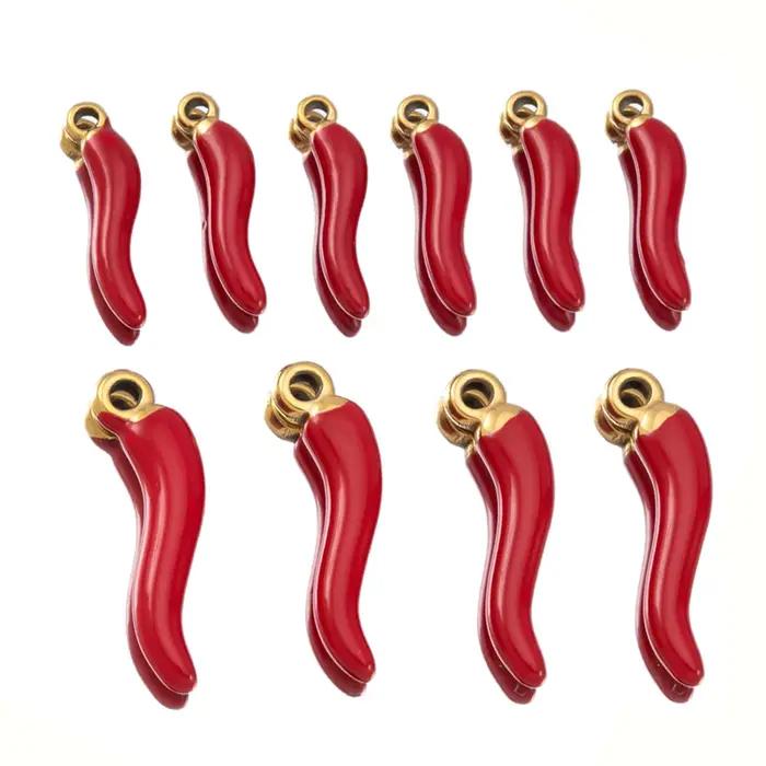 Collier pendentif en forme de piment rouge en acier inoxydable plaqué or