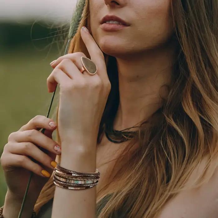 Bracelet en cuir multicouches bohème léopard avec perles de cristal pour femmes, tracker d'humeur, cadeau unique pour occasions spéciales