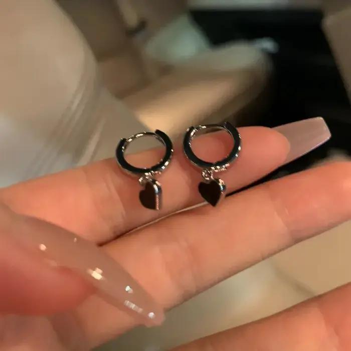 Boucles d'oreilles créoles géométriques en forme de cœur pour femmes et filles, accessoires de bijoux, document noir, creux, mode, 2023