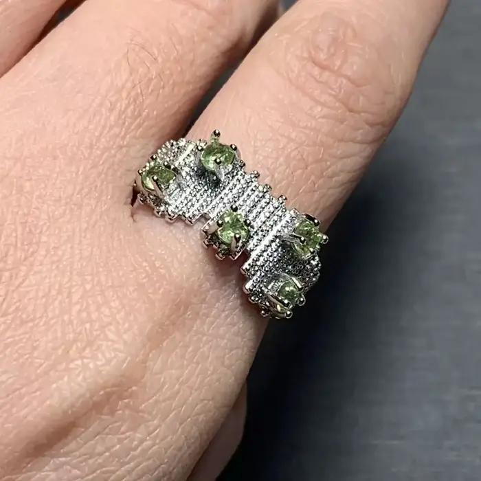 Bague en péridot naturel 38