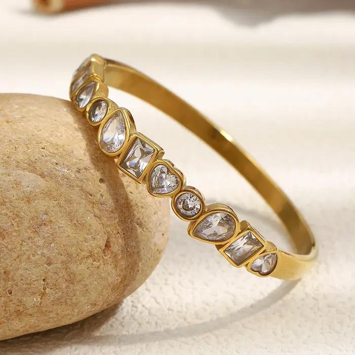 E.B.belle – Bracelet fermé en pierre de Zircon