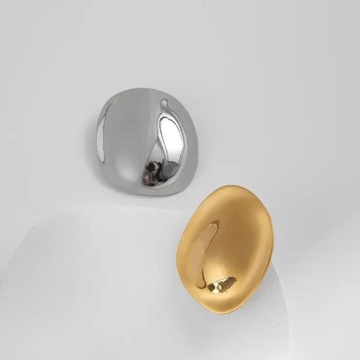 Loe | Broche ronde en métal en acier inoxydable pour femmes