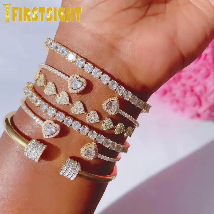 Bracelet en forme de cœur ouvert pour femmes avec zircone AAA plaqué platine fonction tracker de sommeil et d'humeur bijou de luxe occasions spéciales