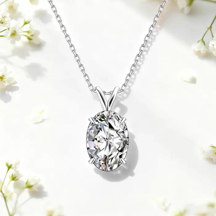 Collier pendentif solitaire en moissanite taille ovale pour femme