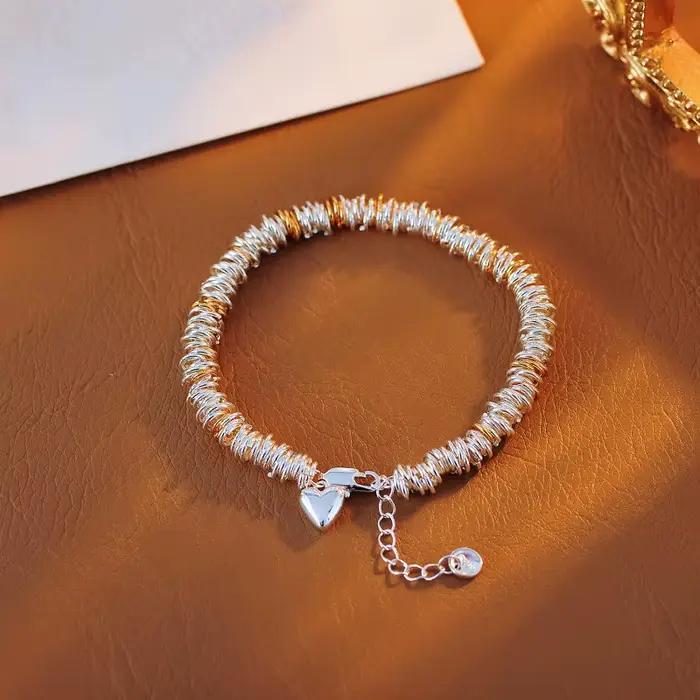 Bracelet fin en perles d'argent écrasées, mini breloque cœur 3D, accessoire simple, bijou de poignet unique, cadeaux d'anniversaire pour femmes, tenue de rendez-vous