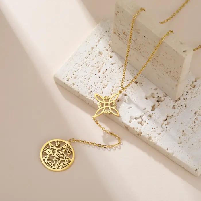 Collier avec pendentifs tétragrammaton avec nœud de sorcière