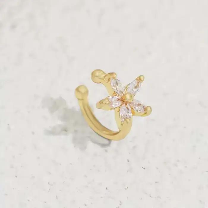 Clip d'oreille en forme de fleur en Zircon pour femmes et filles, cristal brillant de luxe, Non Pier