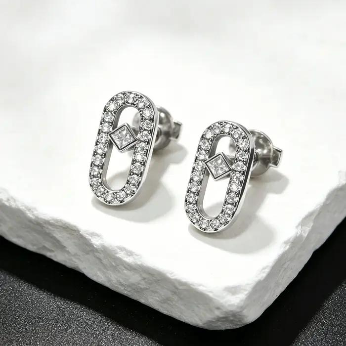 Nouvelles boucles d'oreilles circulaires en diamant