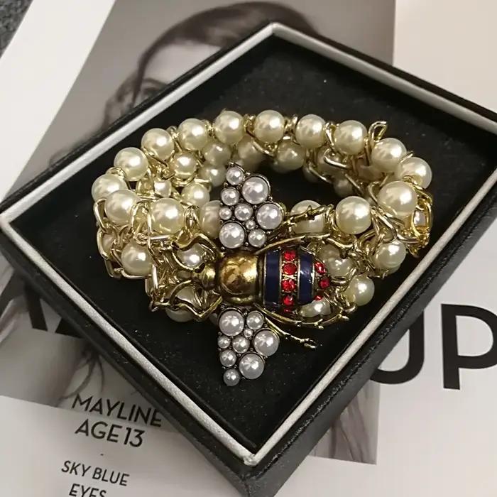 Bracelet d'abeille en perles élastiques bijou de luxe pour femmes cadeau pour occasions spéciales style moderne artisanat traditionnel