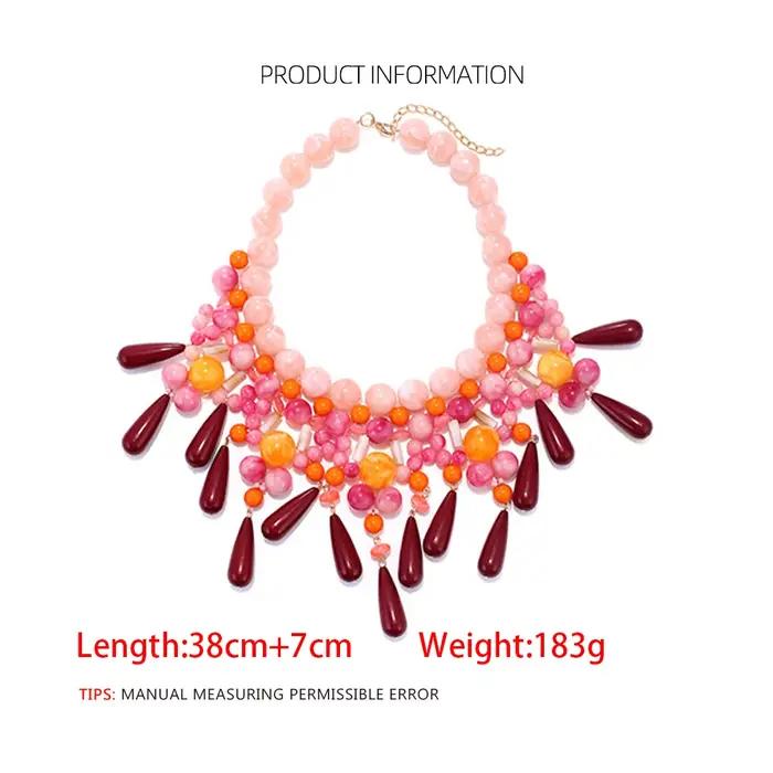 Collier ras du cou coloré en résine perlée pour femme