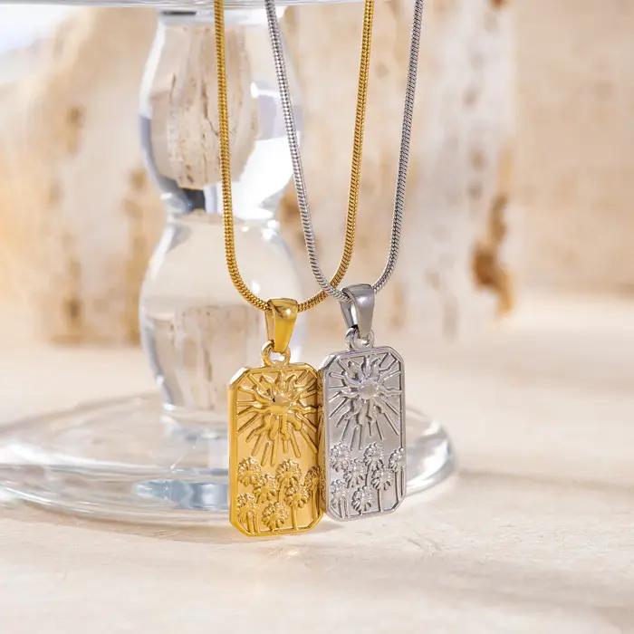 Collier pendentif soleil et floral