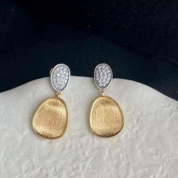 Boucles d'oreilles brossées incrustées de diamants ovales rétro pour femmes, boucles d'oreilles géométriques ondulées brillantes, goujon, conception unique, cadeau de bijoux de fête